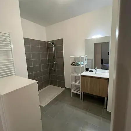 Apartment Cozy Pour 4 Avec Terrasse A 20 Minutes De Paris